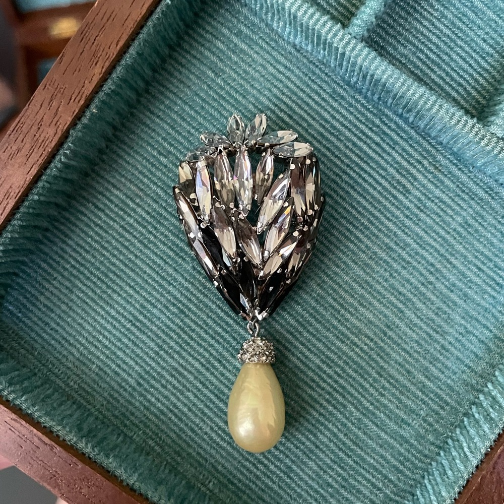 Vintage Ombré Pearl Brooch Perfect Condition